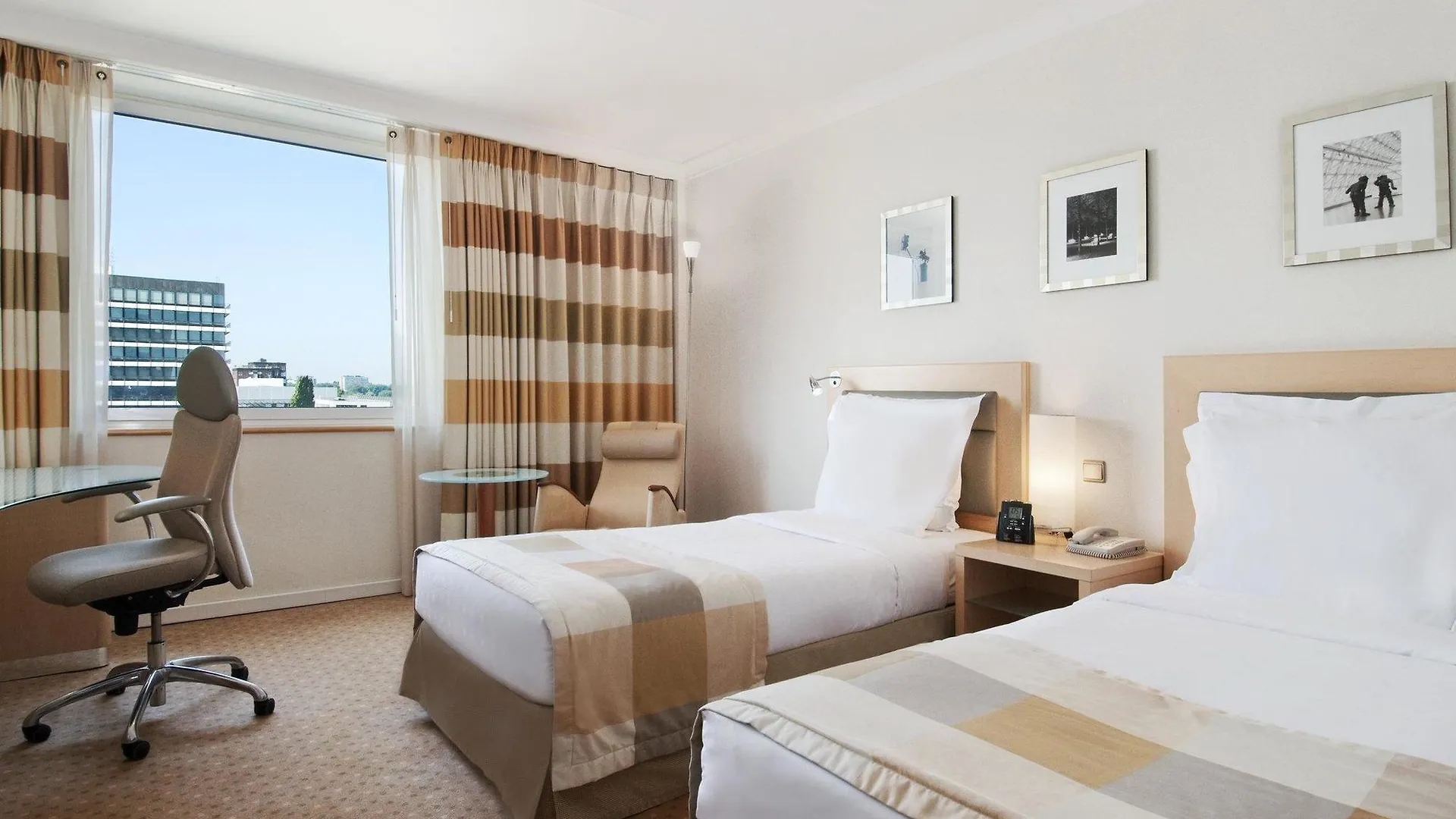 Hilton Duesseldorf Hotel  Düsseldorf