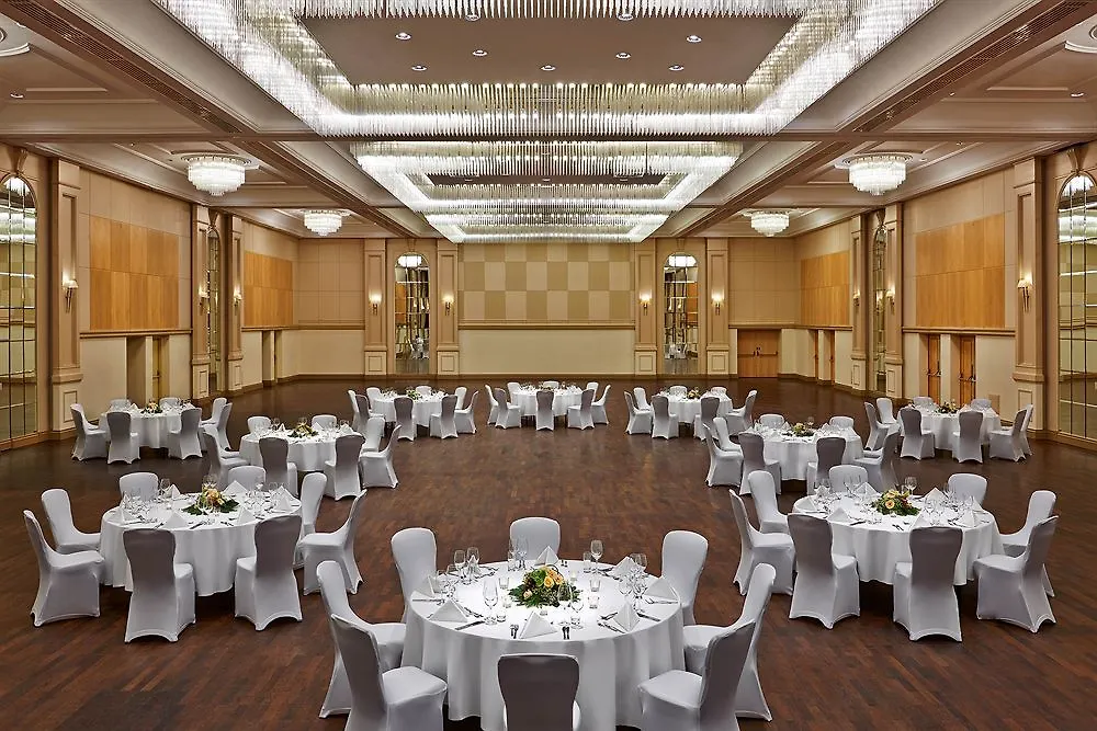 Hilton Duesseldorf Hotel 5*, Düsseldorf