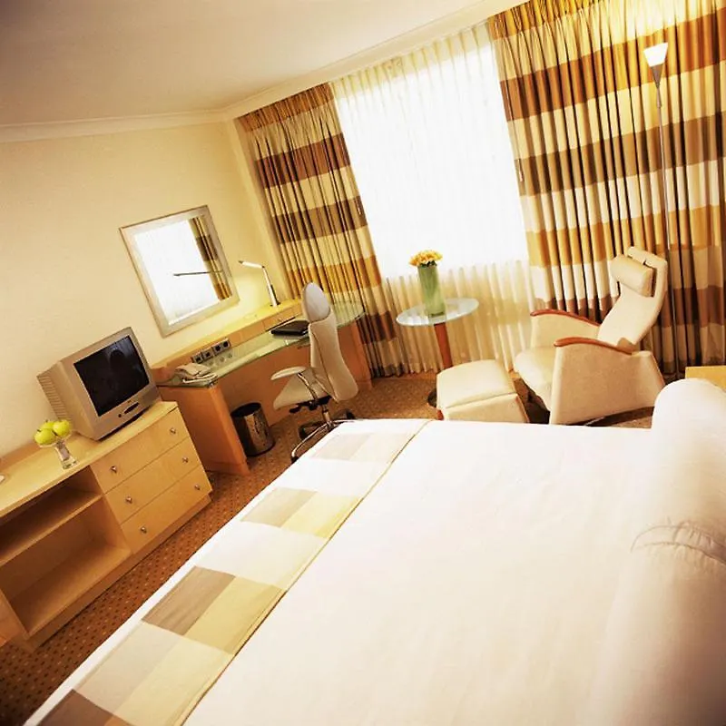 Hilton Duesseldorf Hotel 5*, Düsseldorf