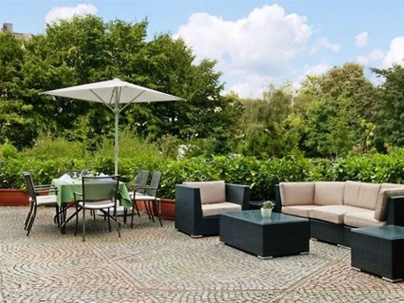 Hilton Düsseldorf Hotel 5*,